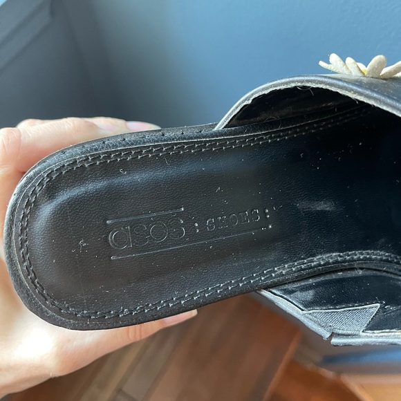 Retro Daisy Black Platform Shoes - Picture 6 of 6